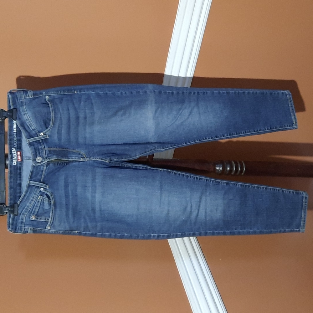 Size 10 Levi's Denizen Modern Sinny Jeans